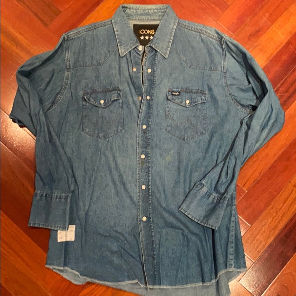 ICONS resurrected vintage Denim button down top